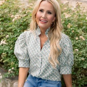 AVARA Delaney Blush Pink & Blue Floral Ruffle Neck Puff Short Sleeve Top Blouse